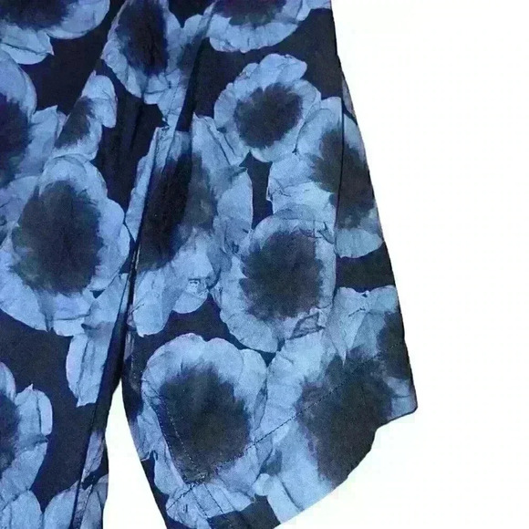 Banana Republic Size XL Relaxed Fit 100% Cotton Blue Floral Shirt Boho Party - Picture 4 of 10